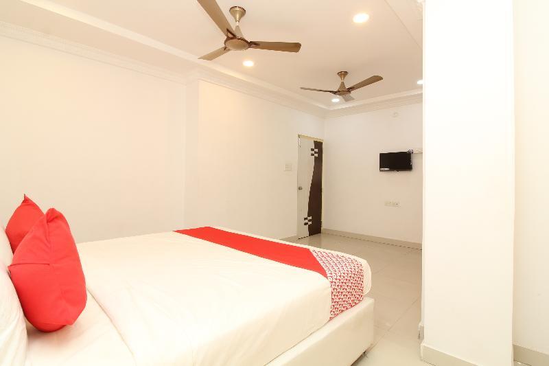 Oyo 37499 Saba Service Apartments Hyderabad Esterno foto
